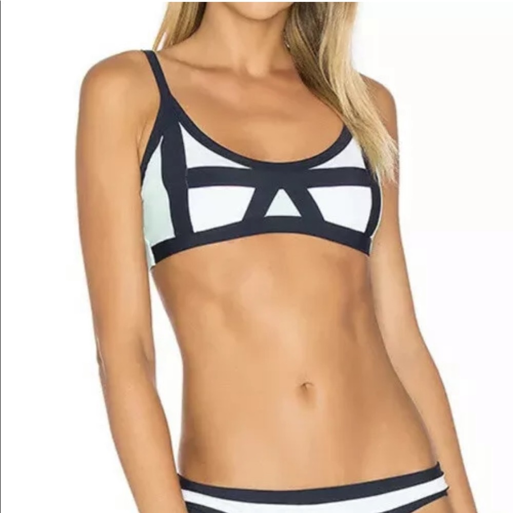 NWT $76 PILYQ KEYHOLE SIZE LARGE  BIKINI TOP